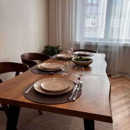 Artemis 2 Apartment