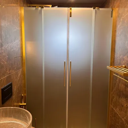 Artemis 2 Apartment *
